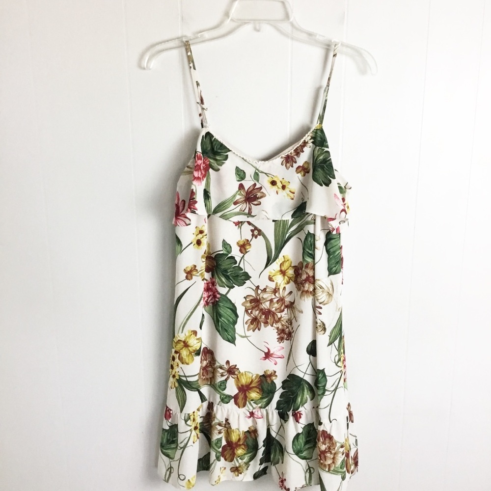 Target Xhilaration Floral Hawaii Dress Size M With Ruffles